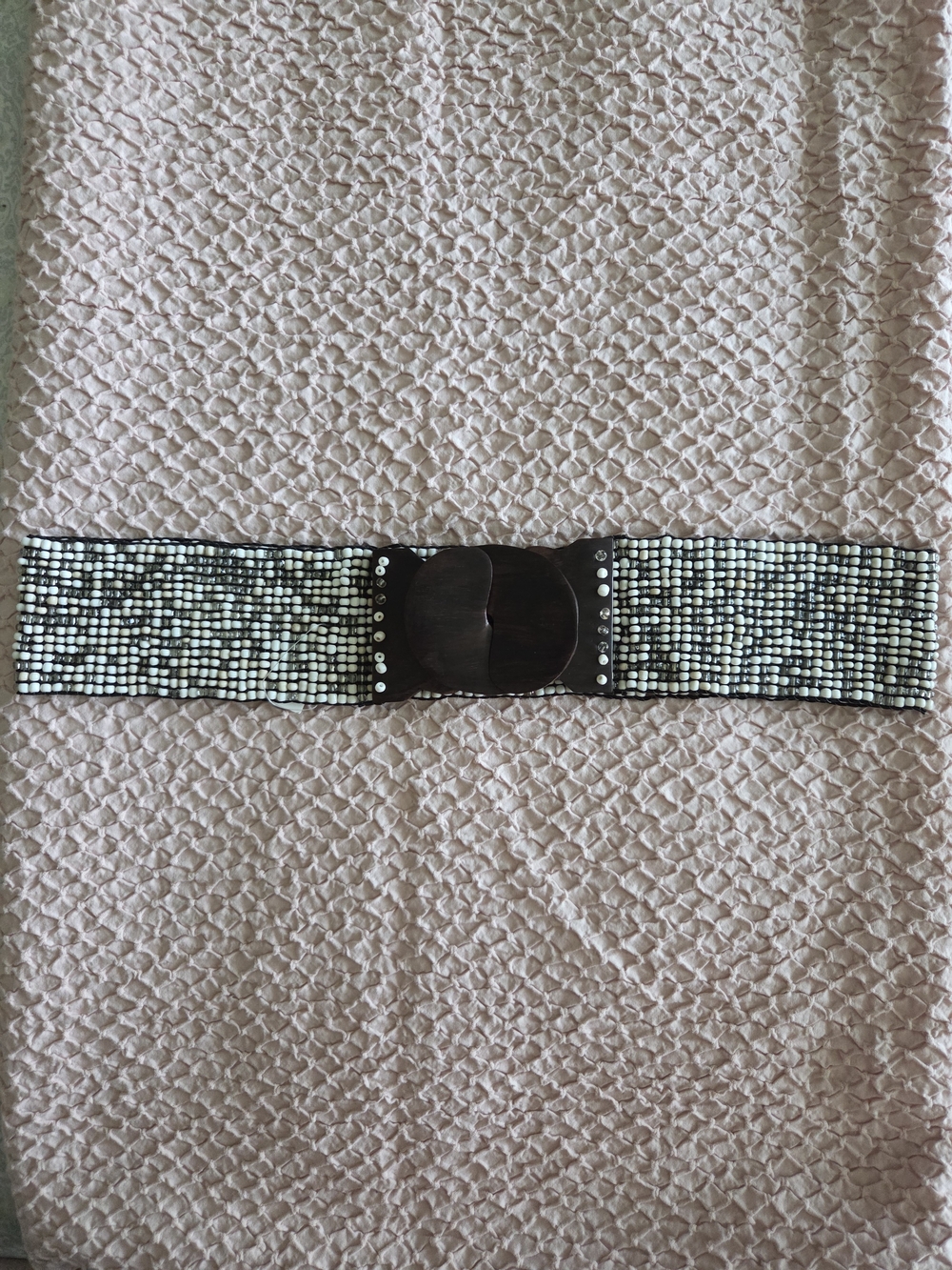 Cracker Barrel Brown Wood Buckle Beaded Elastic Waist Belt